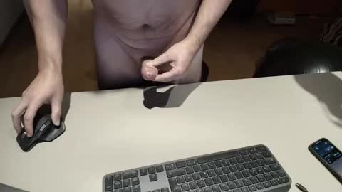 Snapshot of happybugger chatting on 11-14-25, 06:06 Cum for you online show from 11-14-25, 06:06