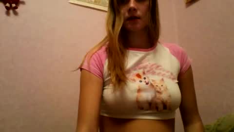 happyemily  online show from 11-25-25, 09:59