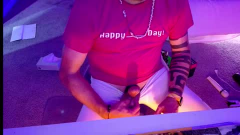 Snapshot of happyendingstory chatting on 11-19-25, 07:08 Josh Hamilton online show from 11-19-25, 07:08