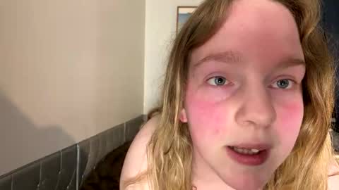 happysnowbunny24 online show from 06-04-26, 02:06