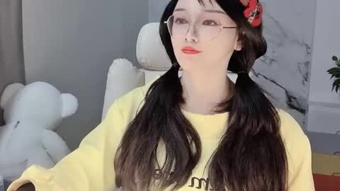 Snapshot of happysweetie168 chatting on 02-14-25, 06:56 Daisy online show from 02-14-25, 06:56