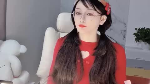 Snapshot of happysweetie168 chatting on 02-20-25, 04:07 Daisy online show from 02-20-25, 04:07