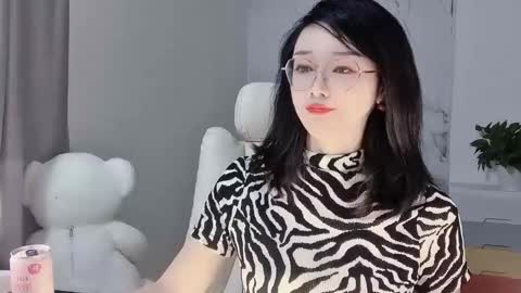 Snapshot of happysweetie168 chatting on 03-01-25, 04:58 Daisy online show from 03-01-25, 04:58