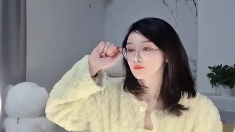 Snapshot of happysweetie168 chatting on 03-08-25, 03:24 Daisy online show from 03-08-25, 03:24