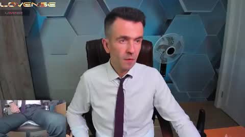 Snapshot of hard_and_juici chatting on 06-18-26, 02:32 Steve online show from 06-18-26, 02:32