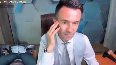 Snapshot of hard_and_juici chatting on 06-27-26, 02:01 Steve online show from 06-27-26, 02:01