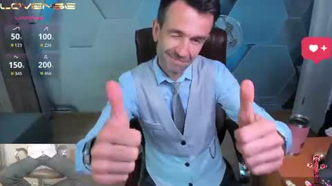 Snapshot of hard_and_juici chatting on 07-07-26, 11:36 Steve online show from 07-07-26, 11:36