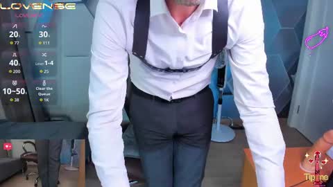 Snapshot of hard_and_juici chatting on 07-19-26, 03:27 Steve online show from 07-19-26, 03:27