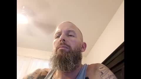 Snapshot of hard_insomnia chatting on 02-14-25, 10:47 HornyHubby online show from 02-14-25, 10:47