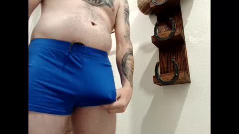 Snapshot of hard_insomnia chatting on 03-07-25, 04:00 HornyHubby online show from 03-07-25, 04:00