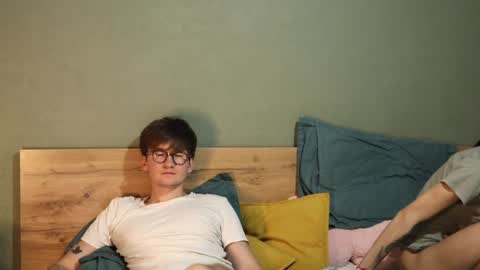 Emily and David online show from 12-06-24, 05:53