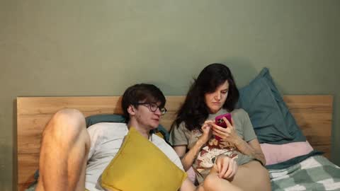 Emily and David online show from 12-29-24, 04:48