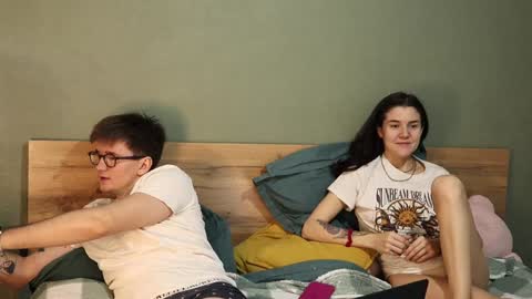 Emily and David online show from 01-11-25, 04:59