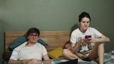 Emily and David online show from 03-04-25, 04:38