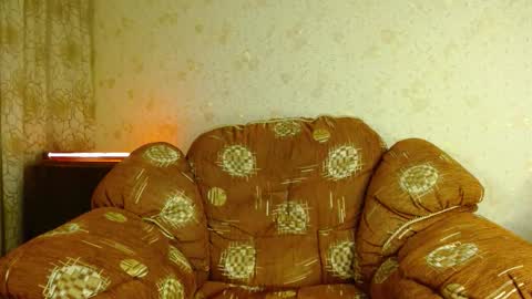 Valentino Hard online show from 10-17-25, 09:28