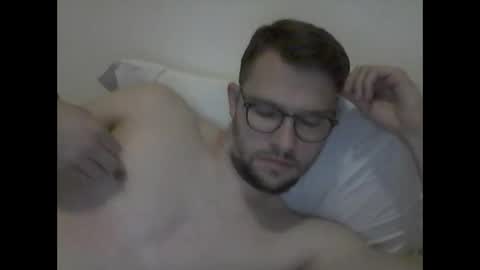 Snapshot of hardboylovemilfmoom chatting on 05-21-26, 09:11 hardboylovemilfmoom online show from 05-21-26, 09:11