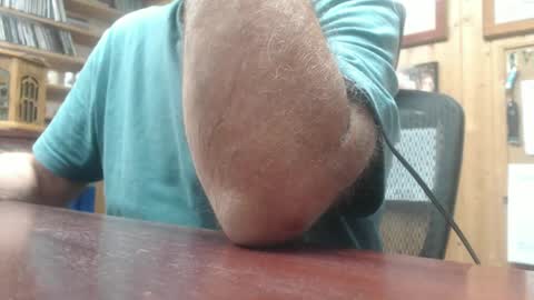 Snapshot of hardbuns chatting on 12-04-24, 07:06 Brad online show from 12-04-24, 07:06