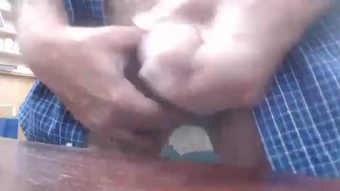 Snapshot of hardbuns chatting on 12-10-24, 12:06 Brad online show from 12-10-24, 12:06