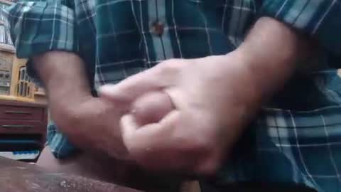 Snapshot of hardbuns chatting on 01-20-25, 07:04 Brad online show from 01-20-25, 07:04