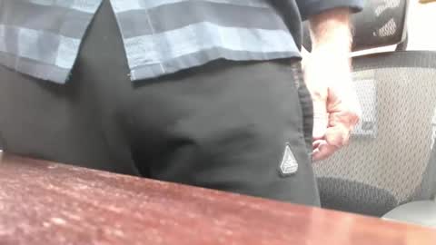 Snapshot of hardbuns chatting on 03-01-25, 06:21 Brad online show from 03-01-25, 06:21