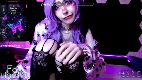 Mia online show from 05-04-26, 01:12