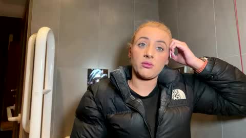 hardcoreslutxx online show from 10-19-25, 01:17