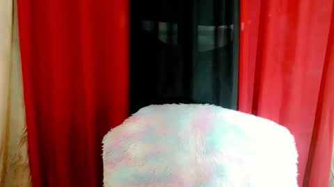 Snapshot of hardfox_xoxo chatting on 10-18-25, 01:41 mj online show from 10-18-25, 01:41