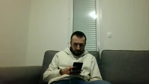 Mika online show from 03-02-25, 11:31