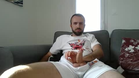 Mika online show from 04-04-26, 09:40