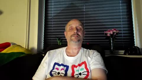 Snapshot of hardmrlazy chatting on 06-07-26, 07:06 MrLazy online show from 06-07-26, 07:06