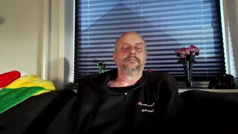 Snapshot of hardmrlazy chatting on 06-09-26, 06:19 MrLazy online show from 06-09-26, 06:19