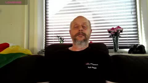 Snapshot of hardmrlazy chatting on 07-08-26, 10:20 MrLazy online show from 07-08-26, 10:20
