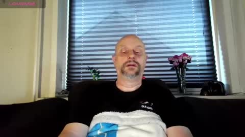 Snapshot of hardmrlazy chatting on 07-14-26, 04:39 MrLazy online show from 07-14-26, 04:39