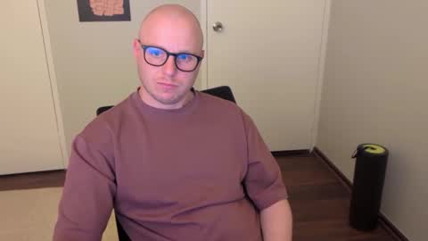 Stand Lee online show from 10-02-25, 03:19