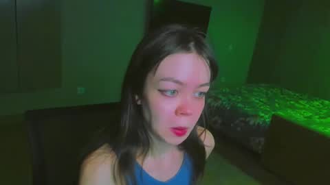 Snapshot of haribo_asmr chatting on 12-18-24, 01:12 Miss Hari online show from 12-18-24, 01:12