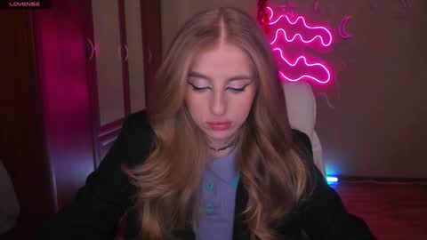 Snapshot of harley_kimm chatting on 12-25-24, 09:13 Julia online show from 12-25-24, 09:13