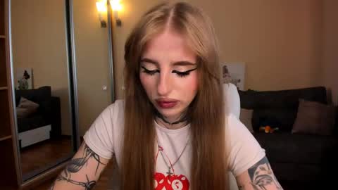 Julia online show from 03-22-26, 04:49