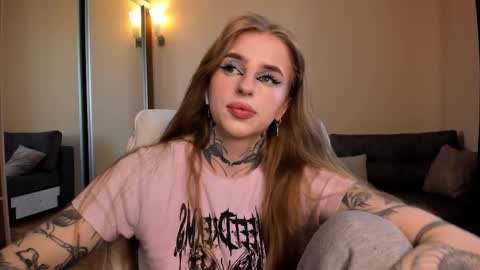 Julia online show from 03-27-26, 05:24