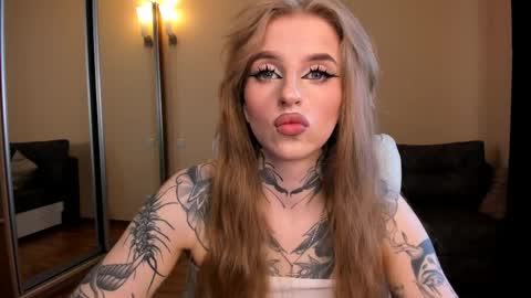 Julia online show from 04-10-26, 05:34