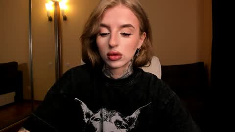 Julia online show from 04-16-26, 05:08