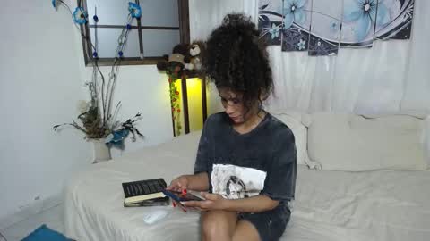 Snapshot of harley_quinns1 chatting on 12-14-24, 08:51 harley_quinns1 online show from 12-14-24, 08:51