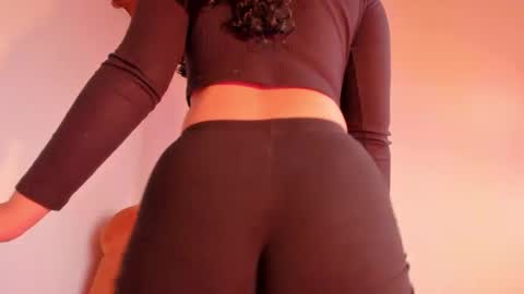 Snapshot of harley_red chatting on 02-14-25, 06:45 Annie online show from 02-14-25, 06:45