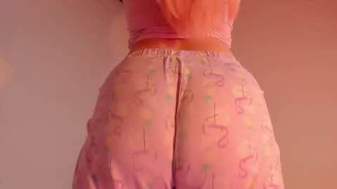 Snapshot of harley_red chatting on 09-28-25, 05:02 Annie online show from 09-28-25, 05:02