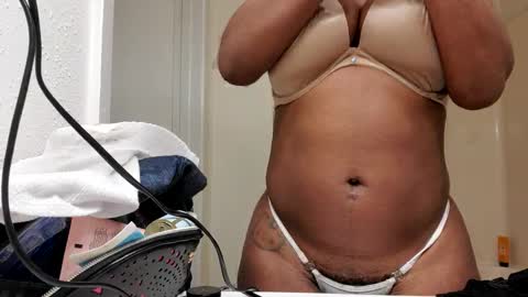 Snapshot of harmonie_marquise chatting on 03-05-25, 08:21 Harmonie Marquise online show from 03-05-25, 08:21