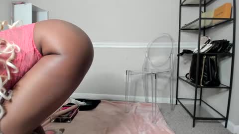 Snapshot of harmonie_marquise chatting on 09-08-25, 10:09 Harmonie Marquise online show from 09-08-25, 10:09