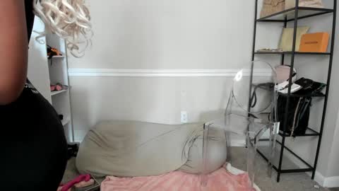 Snapshot of harmonie_marquise chatting on 09-29-25, 01:05 Harmonie Marquise online show from 09-29-25, 01:05