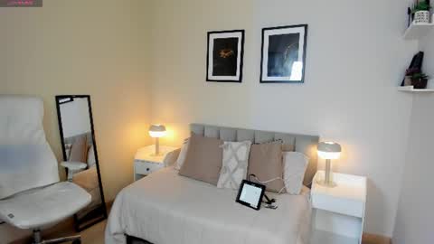 Snapshot of harper_woods chatting on 06-13-26, 09:02 Harper online show from 06-13-26, 09:02
