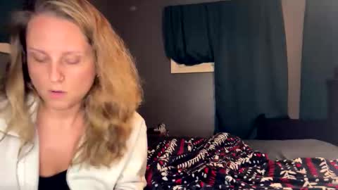 Innocent Temptations online show from 05-01-26, 06:12