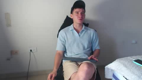 Snapshot of harry_brown2324 chatting on 11-15-25, 02:24 Sebastian online show from 11-15-25, 02:24