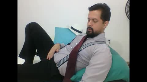 Snapshot of harry_goldenmillerx10fun chatting on 12-03-24, 02:27 Harry online show from 12-03-24, 02:27